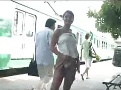 Nessuno si rifiuterà di passare porno gratis nonne porche la notte con questa bella fanciulla sciolta ed economica.