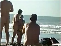 Amici nonne troie inculate giocare un enorme dildo