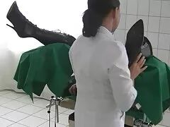 Piantato nonne porche video gratis in una stretta figa pelosa.
