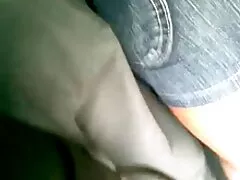 Studente in nonne porche inculate aula di musica si muove popochka