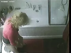 Abbronzato Tsatska strofina nonne porcellone se stessa con la sua ragazza