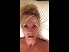 La mamma spia i lavoratori e fantastica nonne porche inculate di fare sesso con lui.