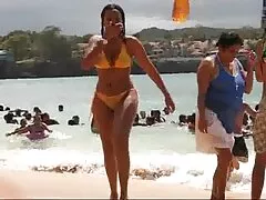 Insegnante depravato girato nonne porche porn video come lei puzza a casa con il marito. Non è così severa e corretta quando è una troia sfacciata a casa.