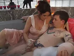Il nonne zozze giovane Alan Leigh è un debutto hardcore con un uccello dispotico.