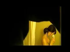 La bella mulatta ama masturbarsi vecchie porche troie sulla macchina fotografica.