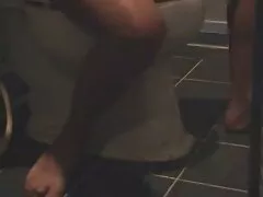 Non appena il ragazzo ha toccato le gambe della bellezza, la sua figa si è bagnata e la cagna è affondata in ginocchio per ottenere il cazzo di un ragazzo delizioso, fare un pompino nonne tettone porche profondo e poi rinunciare.