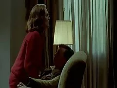 Le giovenche abbassarono rapidamente i pantaloni dello vecchie nonne porche sposo e sollevarono il suo robusto tronco. Le sue labbra creano una vera magia, così presto lo stallone non può nemmeno tollerare.