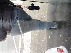 Nei vestiti nuovi di Pulcino, due dildo giganti, porche granny ed è chiaro che questa bellezza vuole provare rapidamente questi meravigliosi giocattoli.