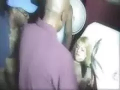 Caro bambino, maneggia diligentemente con la nonne porche troie bocca un lecca-lecca succoso.