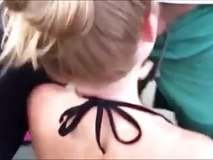 La ragazza ha deciso nonne porche inculate di giocare un po ' di piscina, ma come fa il suo segnale sembrare più come una sega